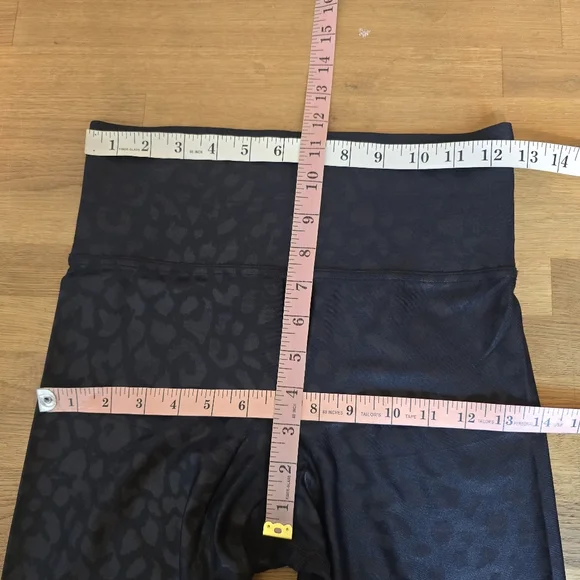 Carbon38 High Rise Full Length Legging In Leopard Takara Shine S - Picture 10 of 11